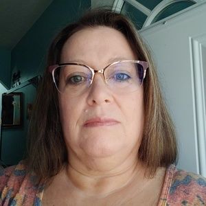Meet your Posher, Suzanne